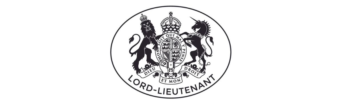2023 Lord Lieutenancy emblem with lion on left and unicorn on right Text reads Honi Soit Qui Mal Y Pense with Dieu, Droit et Mon underneath - black and white